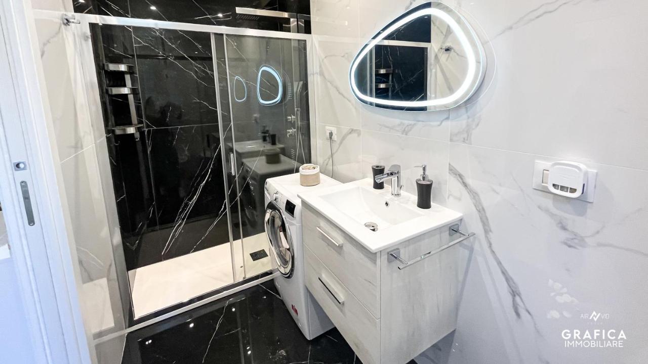 Ameli Home Luxury Apartment 타란토 외부 사진